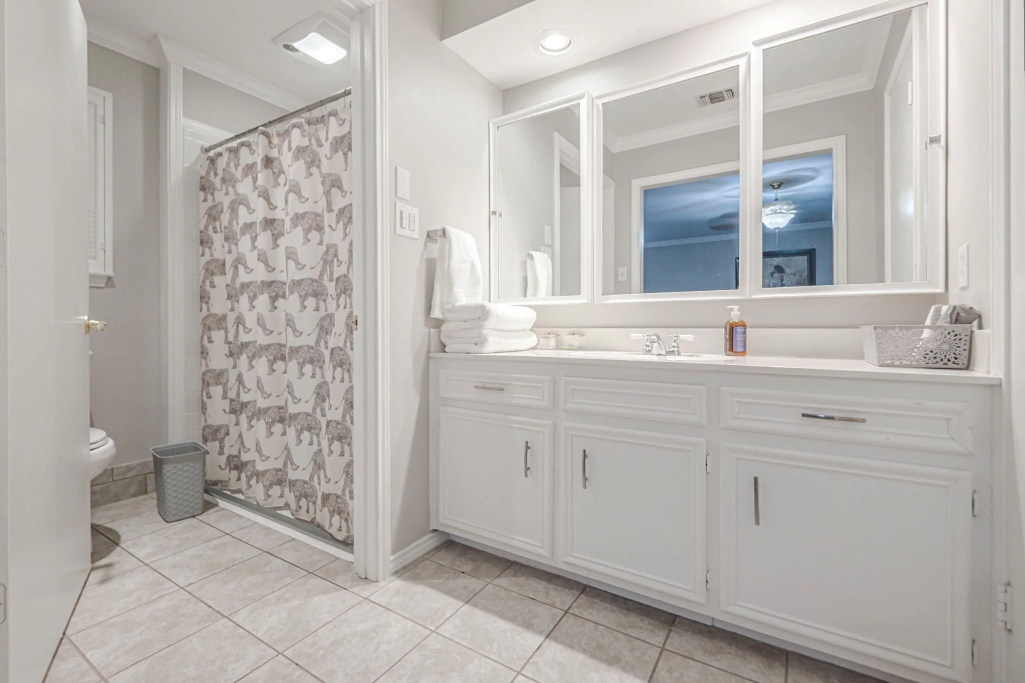 Bathroom at posh private - Photo 8