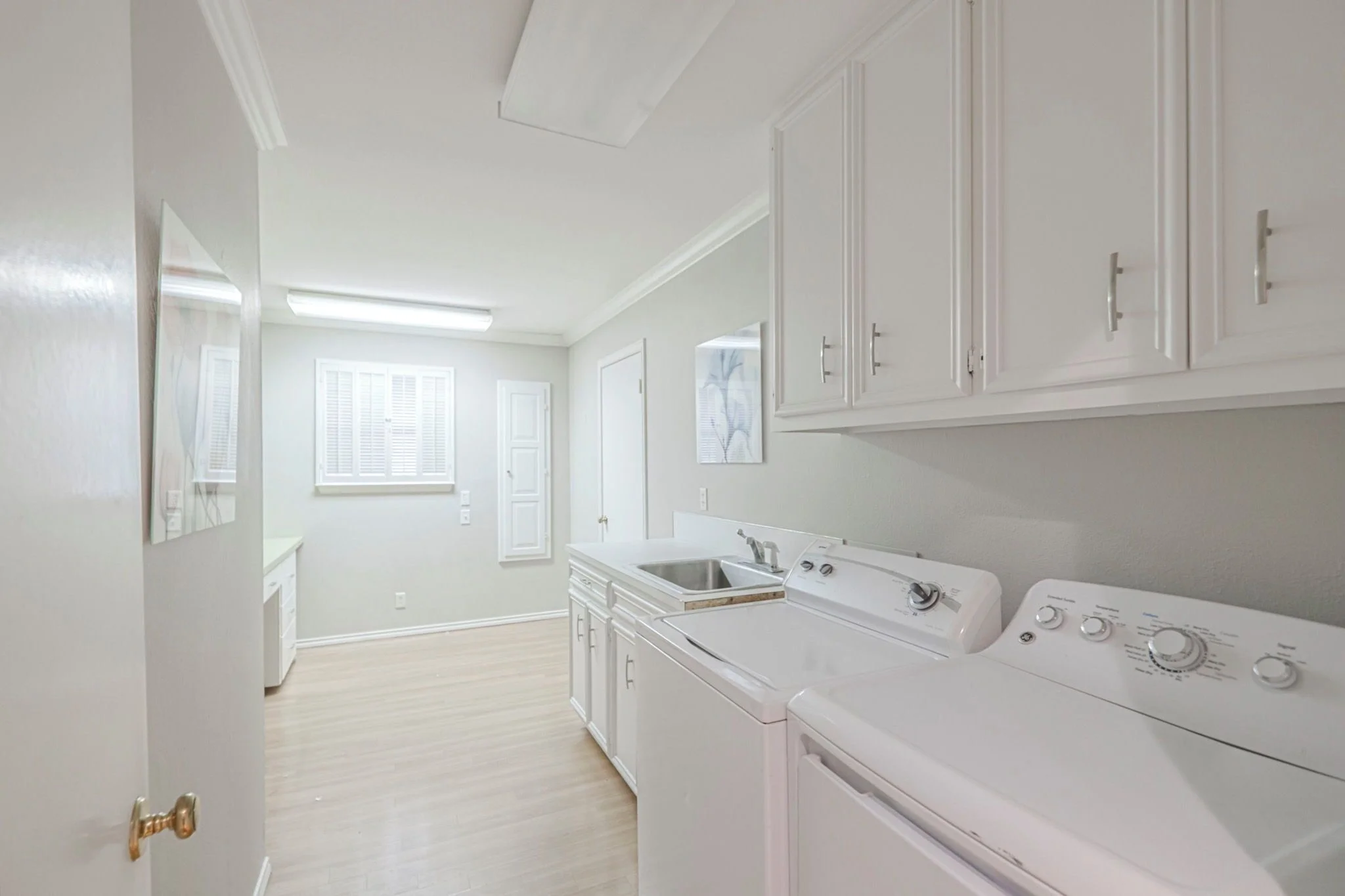 Laundry at posh private - Photo 1