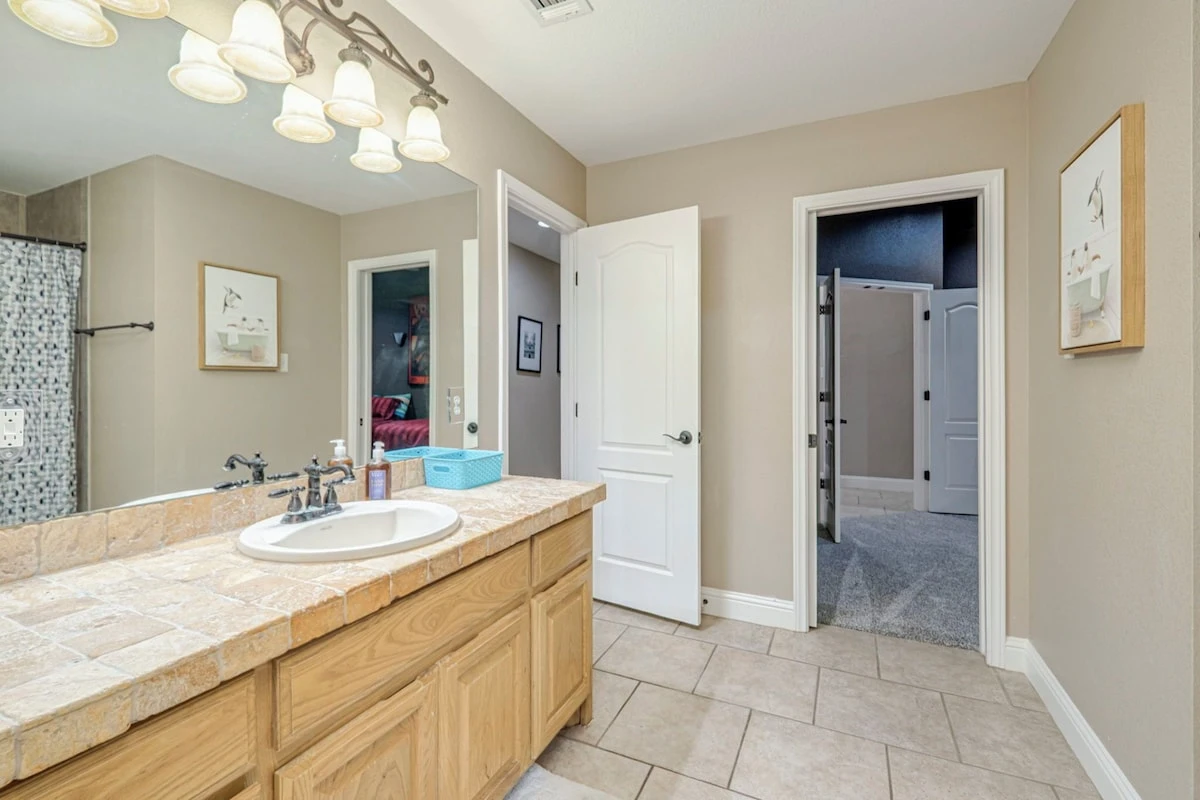Bathroom at lincoln green - Photo 3