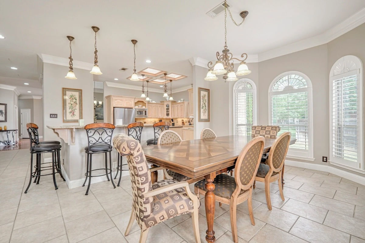 Dining Room at lincoln green - Photo 4