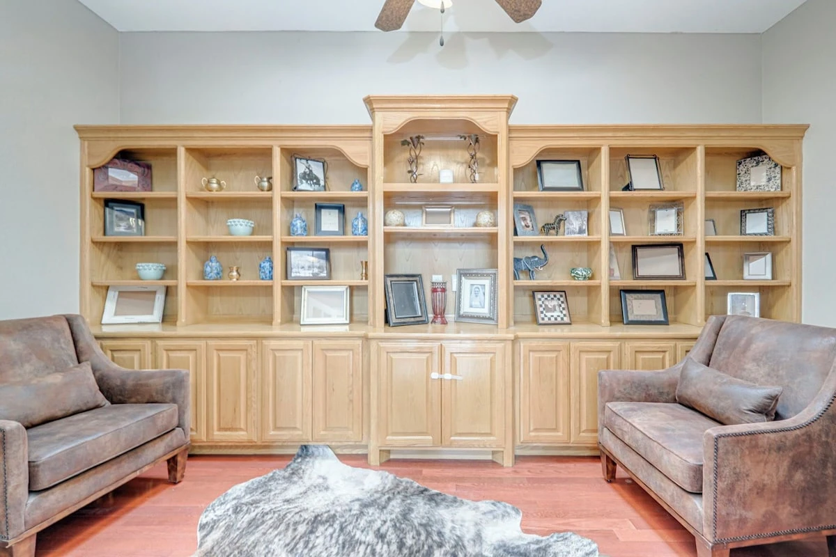 Living Room at lincoln green - Photo 2