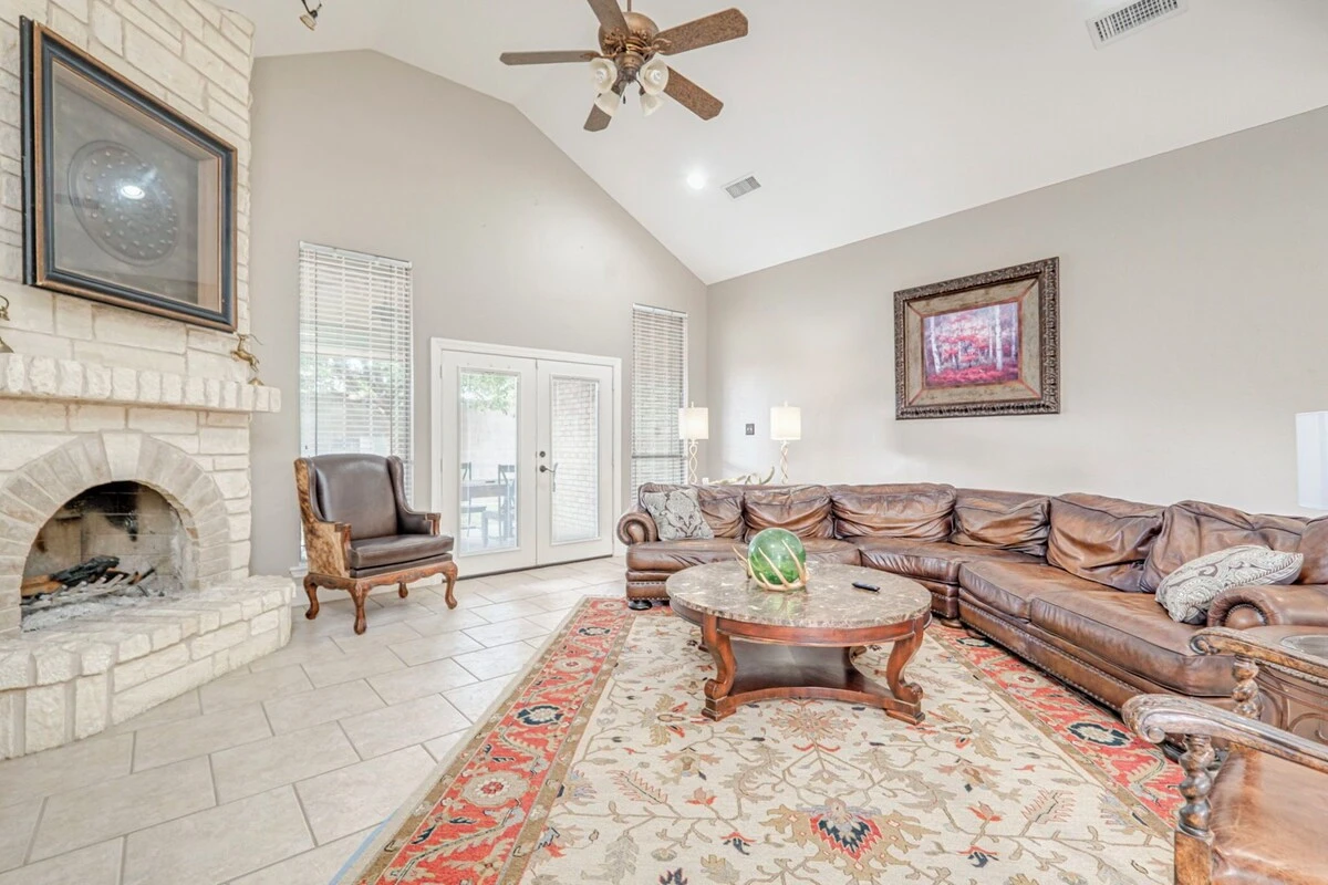 Living Room at lincoln green - Photo 14
