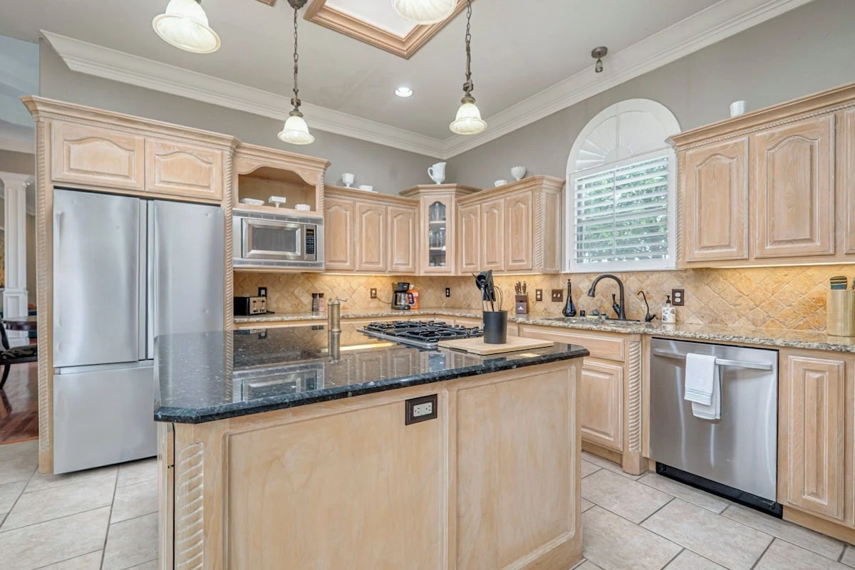 Kitchen at lincoln green - Photo 3