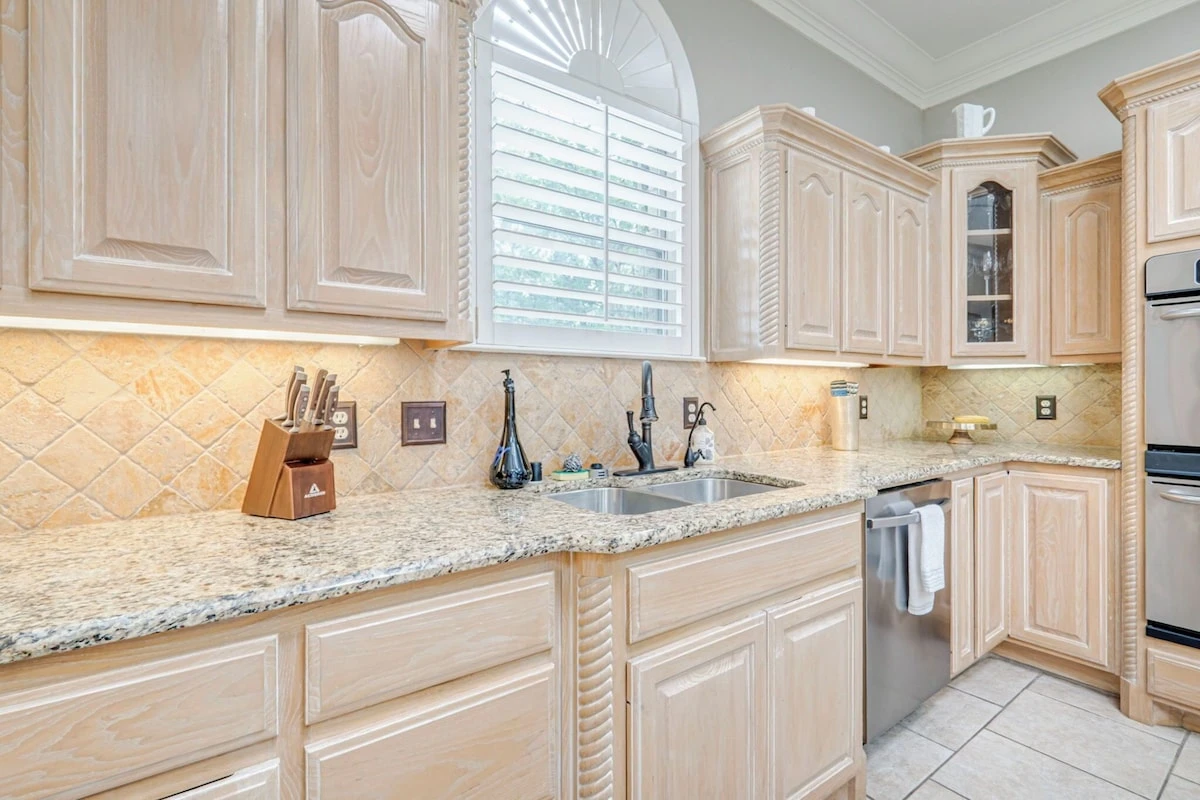 Kitchen at lincoln green - Photo 6