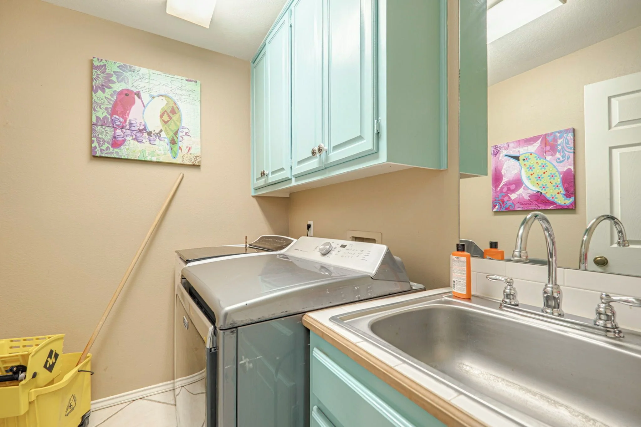 Laundry at santiago dreams - Photo 1