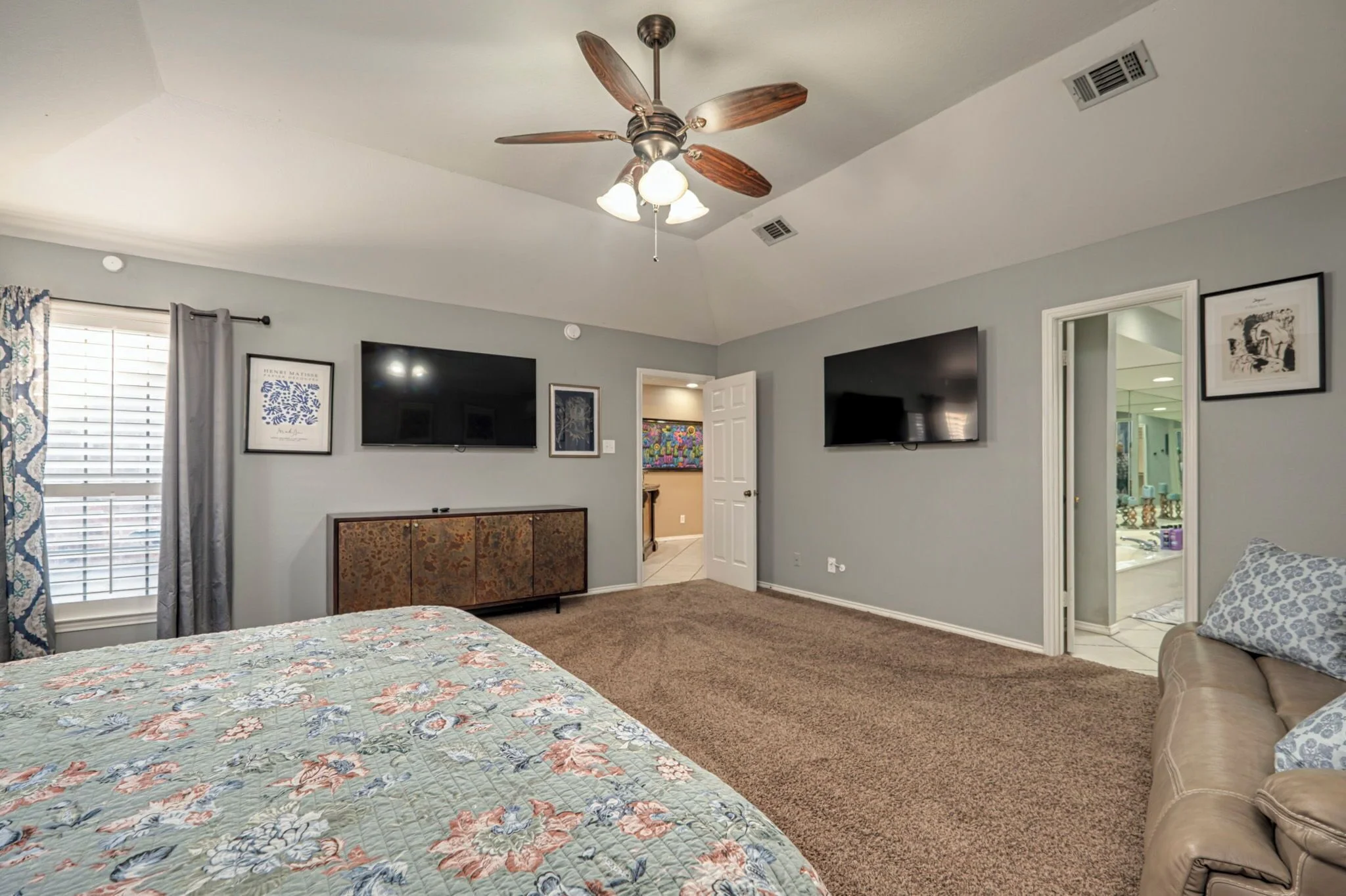 Master Bedroom at santiago dreams - Photo 5
